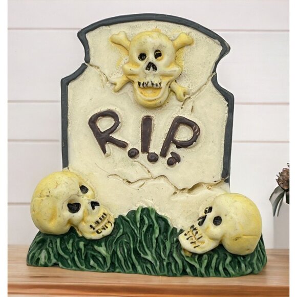 Skull Grave Refrigerator Magnet Vintage Halloween RIP Cemetary Gravestone - Picture 1 of 6